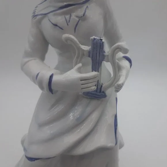 Capodimonte Statue - Picture 7 of 11